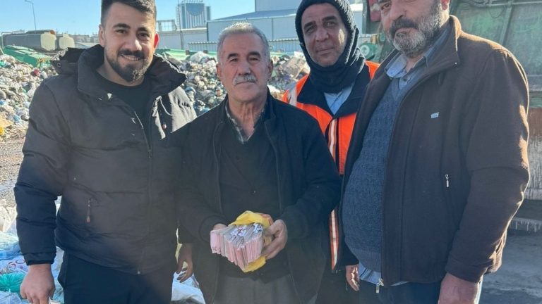 Gaziantep’te 110 bin TL’lik poşeti yanlışlıkla çöpe attı