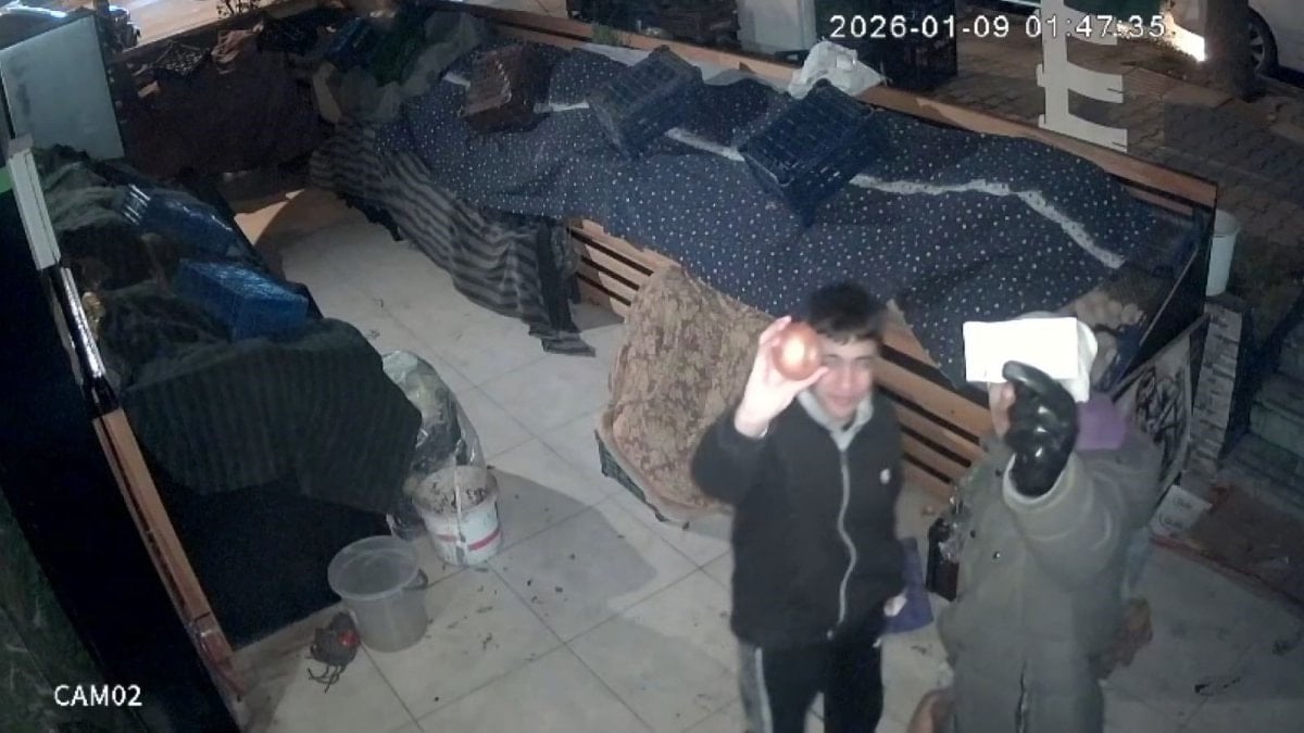 Gaziantep’te gençlerden vicdanlı davranış: Soğan aldılar, parasını kameraya gösterip bıraktılar