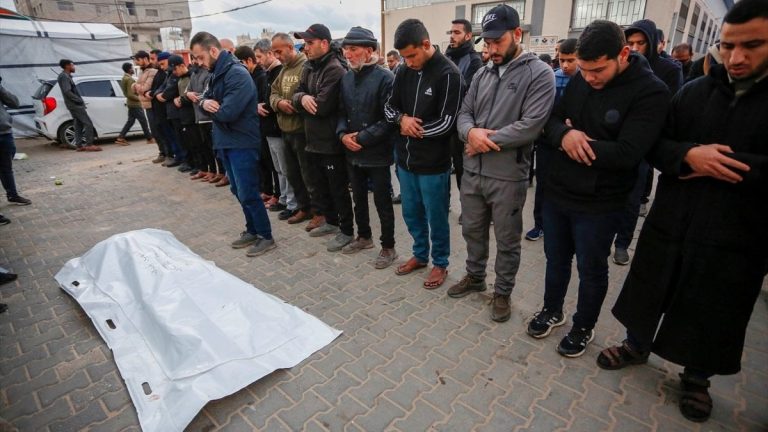 Gazze’de can kaybı 71 bin 550’ye yükseldi