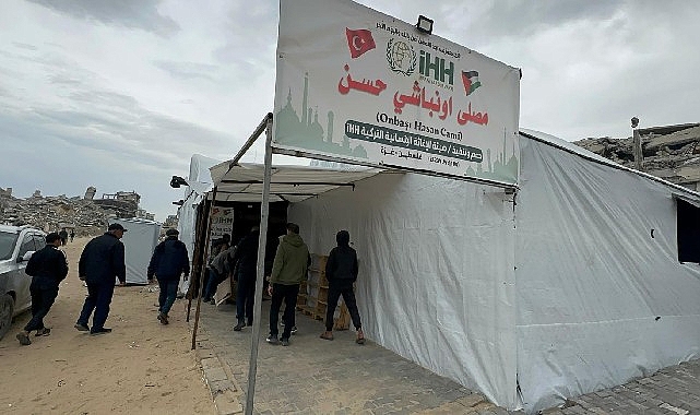 Gazze’de Ramazan’a çadır cami: İsrail yıktı, Büyükşehir kurdu