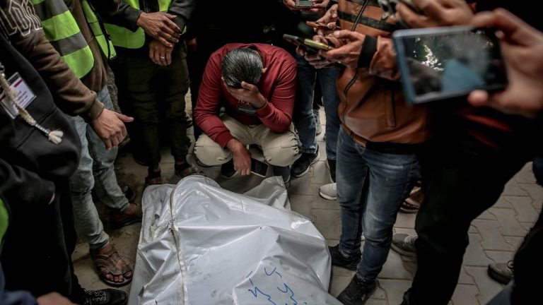 Gazze’de toplam can kaybı 71 bin 562’ye yükseldi