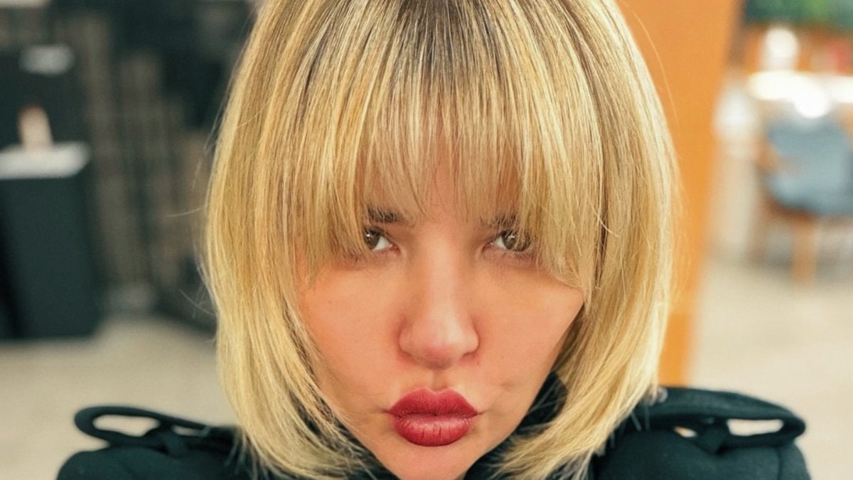 Gonca Vuslateri imaj değiştirdi! Sarışın hallerine yorum yağdı