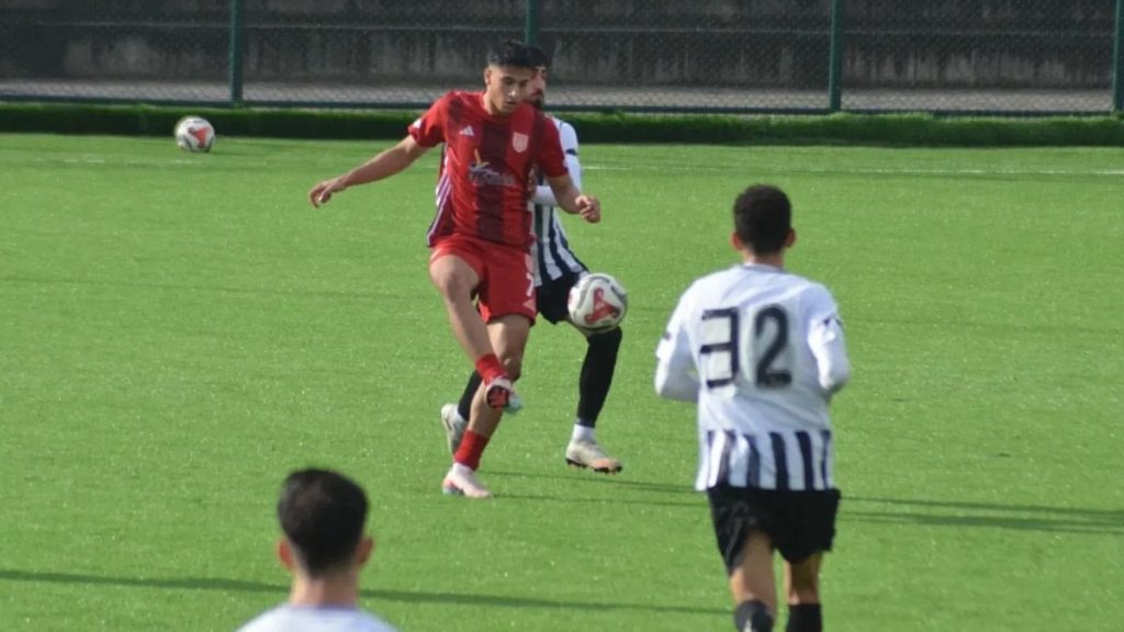 Görenleri şaşırtan olay: Nazillispor’da forma numaralarını bantlandı