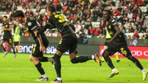 Göztepe’de Anthony Dennis ve Taha Altıkardeş hareketliliği