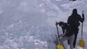 Hakkari’de cami ve evler imece usulü temizlendi