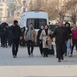 Halep’te başlayan çatışmalar nedeniyle binlerce sivil güvenli bölgelere doğru harekete geçti