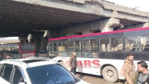 Halep’te SDG/YPG’li teröristler kendilerini taşıyacak otobüslere ateş açtı