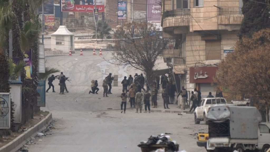 Halep’ten 142 bin kişi tahliye edildi