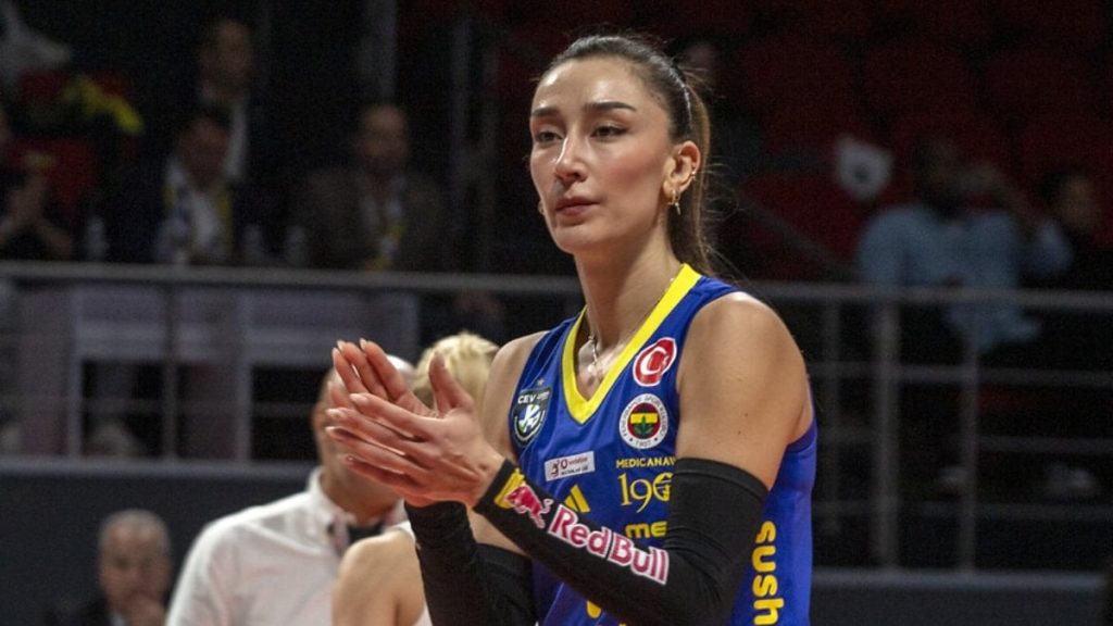 Hande Baladın’ın ayak bileğinde bağ yaralanması ve ödem tespit edildi