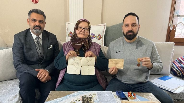 Hatay’da şehit babasının mektupları ona emanet