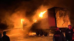 Hatay’da tırda korkutan yangın