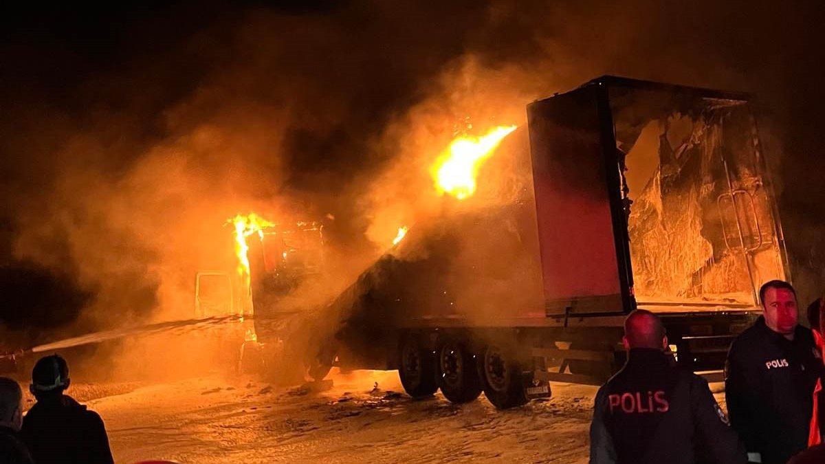 Hatay’da tırda korkutan yangın