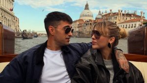 İdo Tatlıses ve Yasemin Şefkatli Amerika’da! İkizlerle tatil