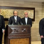 İran Dışişleri Bakanı konuştu: Protestoculara silah dağıtılıyor