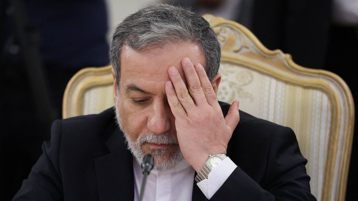 İran Dışişleri Bakanı: Tuhaf bir şekilde camiler hedef alındı