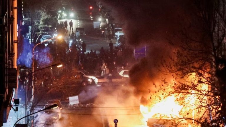 İran: Protestolarda 3 bin 117 kişi hayatını kaybetti