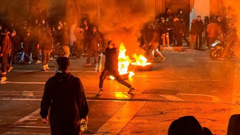İran’daki protestolarda can kaybı yaklaşık 2 bine yükseldi