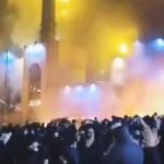 İran’ın başkenti Tahran’da cami ateşe verildi