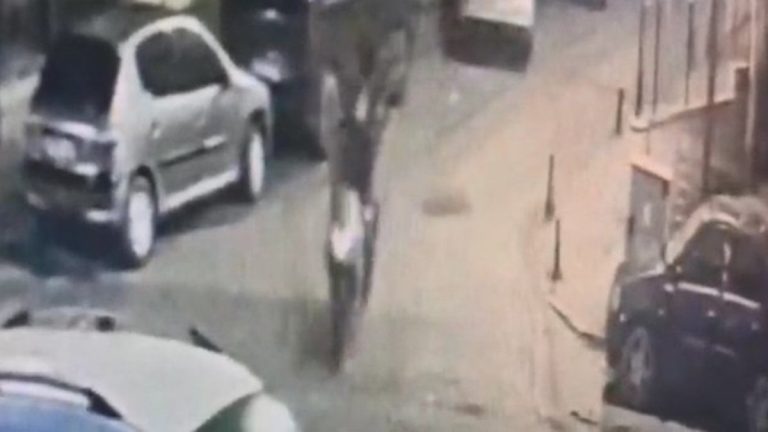 İstanbul Büyükçekmece’de motosiklet hırsızları yakalandı