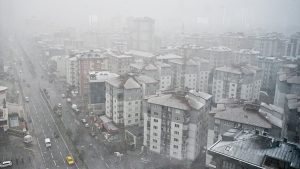 İstanbul güne beyaz manzarayla uyandı: Soğuk hava etkisini artırıyor