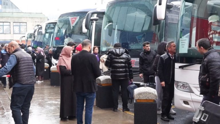 İstanbul’da 15 Temmuz Otogarı’nda yarıyıl tatili telaşı başladı