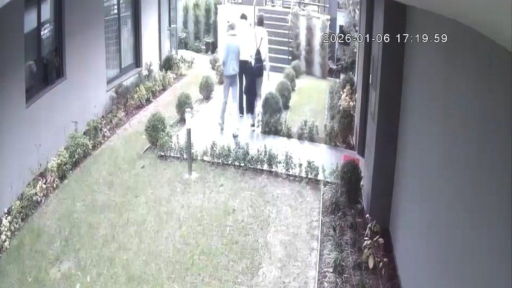 İstanbul’da bir günde 1 milyon lira ziynet eşyası çalan hırsızlar yakalandı