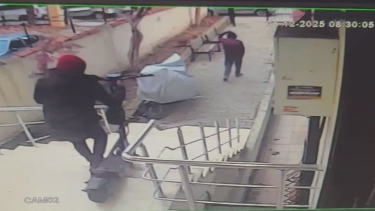 İstanbul’da elektrikli bisiklet ve skooter hırsızlığı kamerada