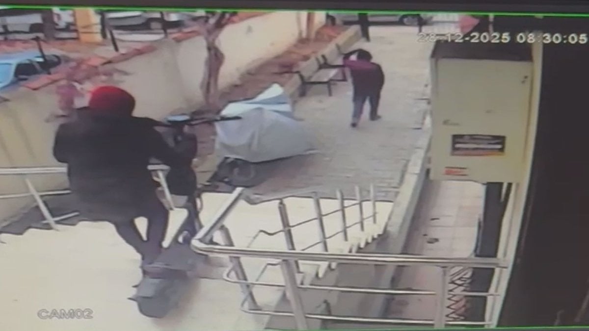 İstanbul’da elektrikli bisiklet ve skooter hırsızlığı kamerada