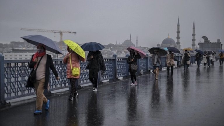 İstanbul’da fırtına nedeniyle 69 olaya müdahale edildi