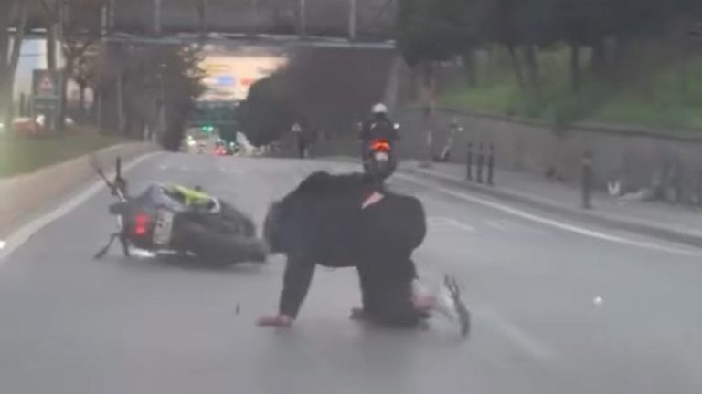 İstanbul’da kaza geliyorum dedi: Tek teker ilerlemeye çalışan motosikletli yola savruldu