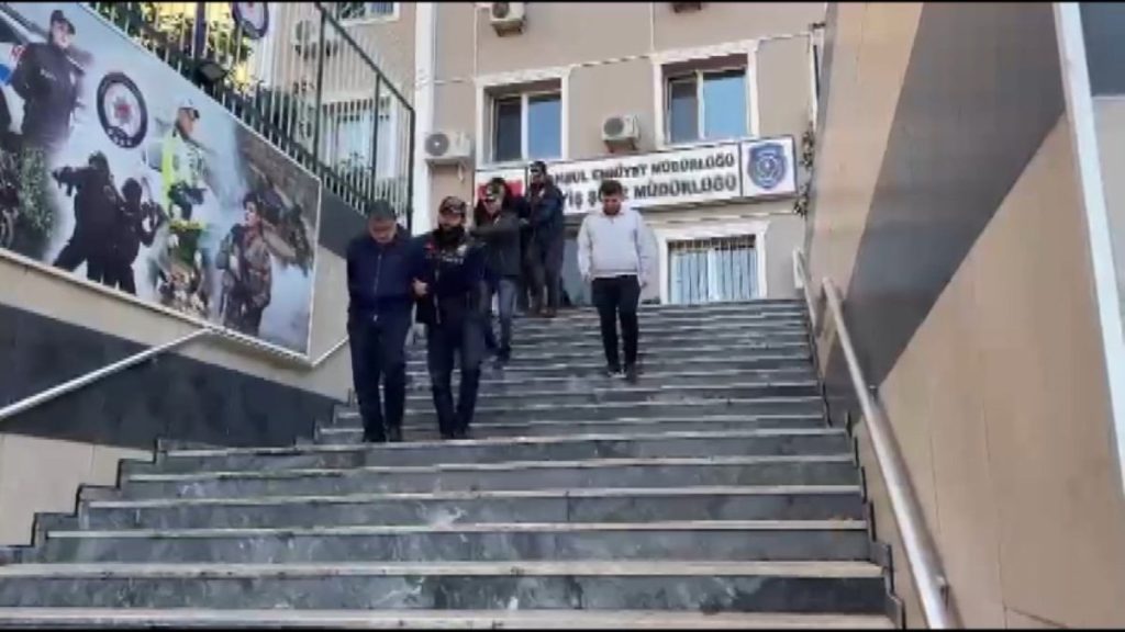 İstanbul’da ortağı olduğu firmayı dolandırdı