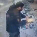 İstanbul’da oyuncak silahla kuyumcu soymaya çalışan şahıs darbedildi