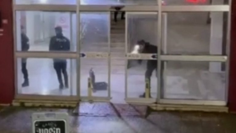 İstanbul’da taksiyle geldiği iş yerine silahlı saldırı düzenledi