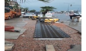 İzmir Büyükşehir Belediyesi ekipleri sağanak nedeniyle seferber oldu