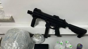 İzmir’de hobi bahçesinde uyuşturucu ile yakalandı