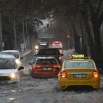 İzmir’de sağanak etkili oldu: Tarihi Kemeraltı Çarşısı’nı su bastı