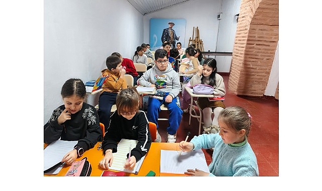 Kadın ve Çocuk Dayanışma Merkezi’nde İngilizce Derslerine Yoğun İlgi