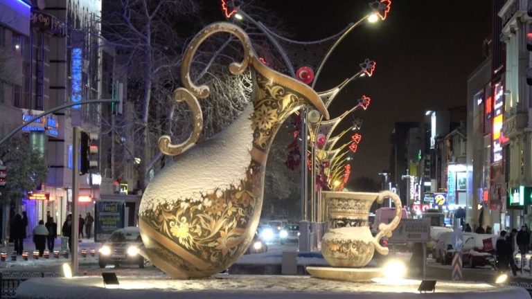 Kar altındaki Erzincan, dronla görüntülendi