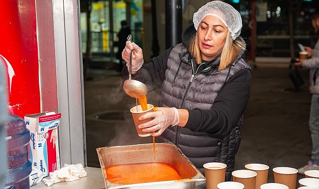 Karşıyaka’da 15 bin kişiye sıcak çorba ikramı