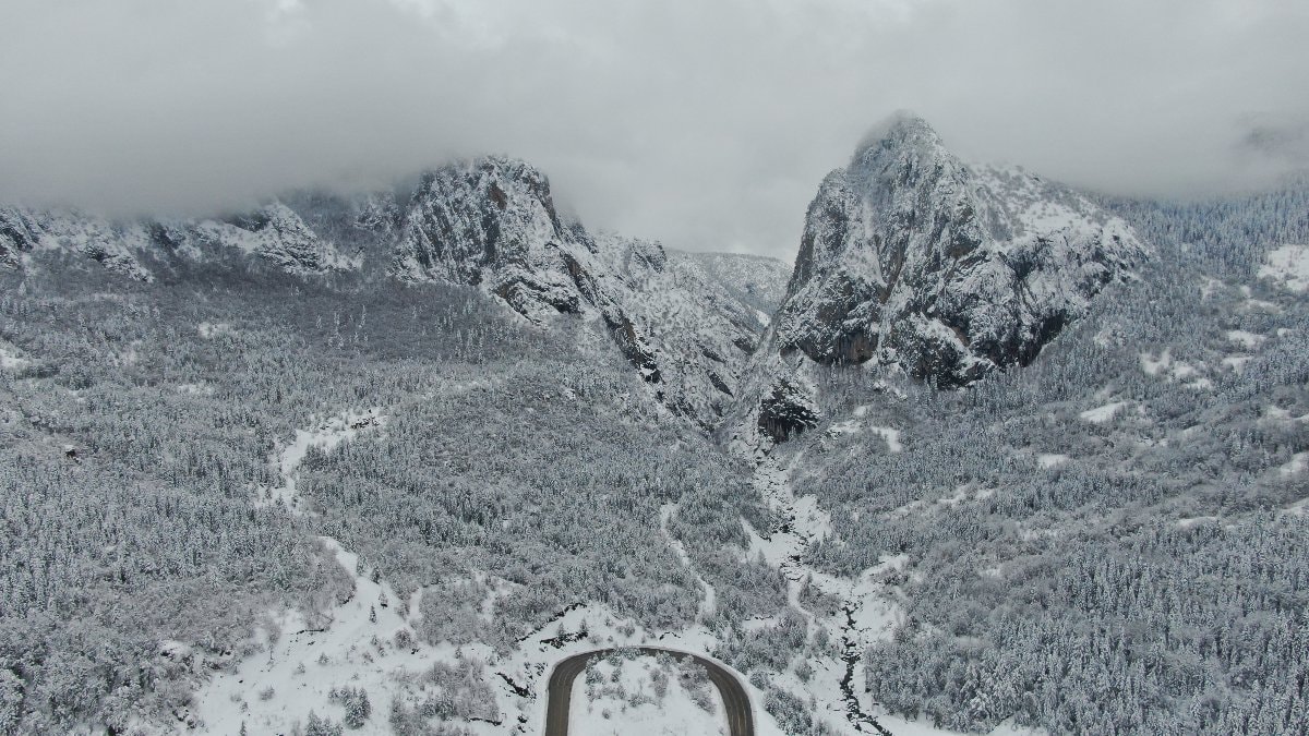 Kastamonu Ersizlerdere Tabiat Parkı’nda kar güzelliği