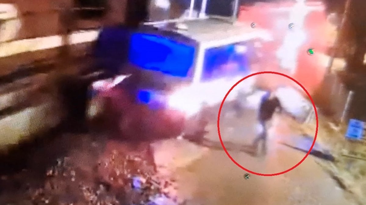 Kırıkkale’de hemzemin geçitte mahsur kalan dolmuşa tren çarptı