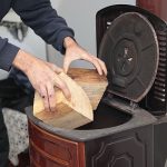 Konak’ta kış dayanışması: Budanan ağaçlar yuvaları ısıtıyor