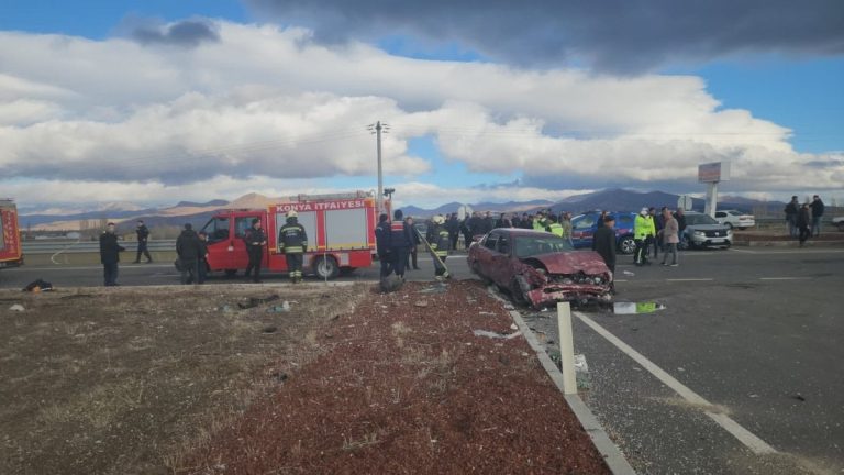 Konya’da iki otomobil kavşakta çarpıştı: 1 ölü, 1 yaralı