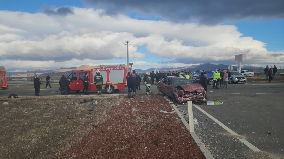 Konya’da iki otomobil kavşakta çarpıştı: 1 ölü, 1 yaralı