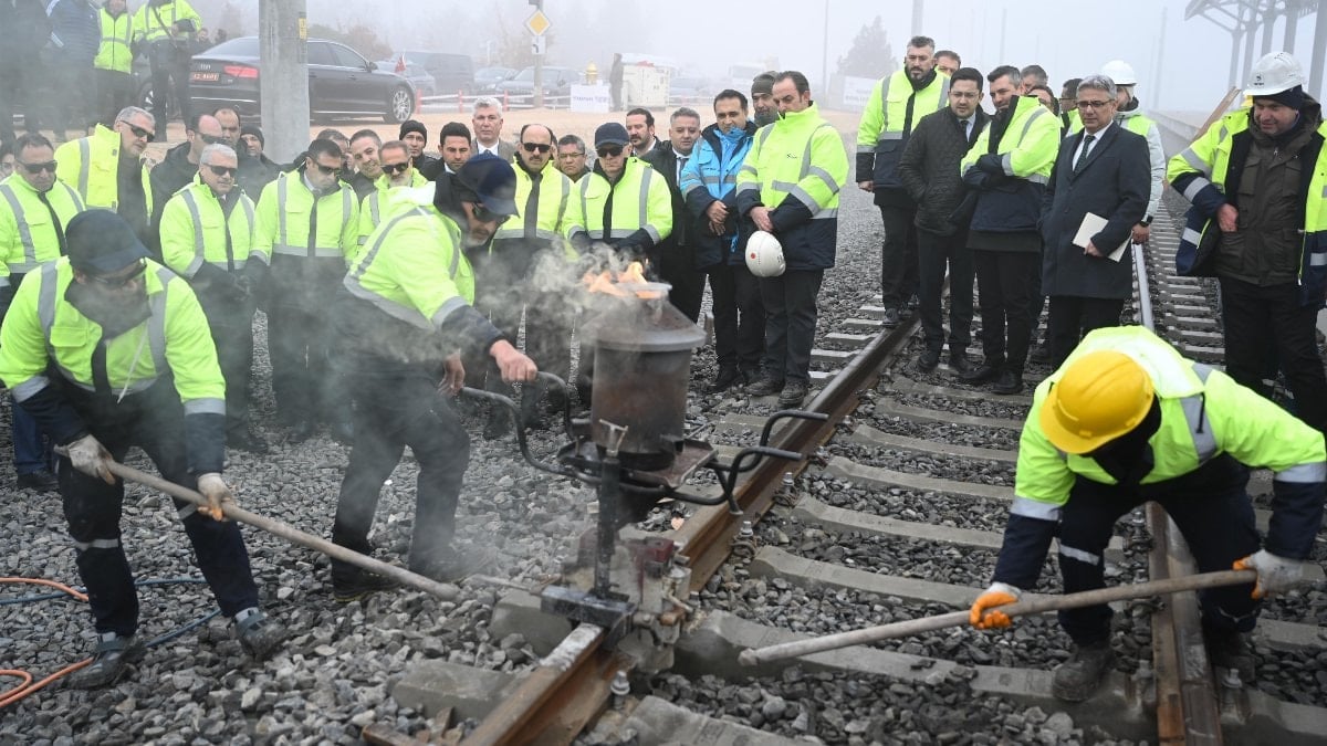 KONYARAY Banliyö Hattı’nda ray birleştirme kaynak programı yapıldı