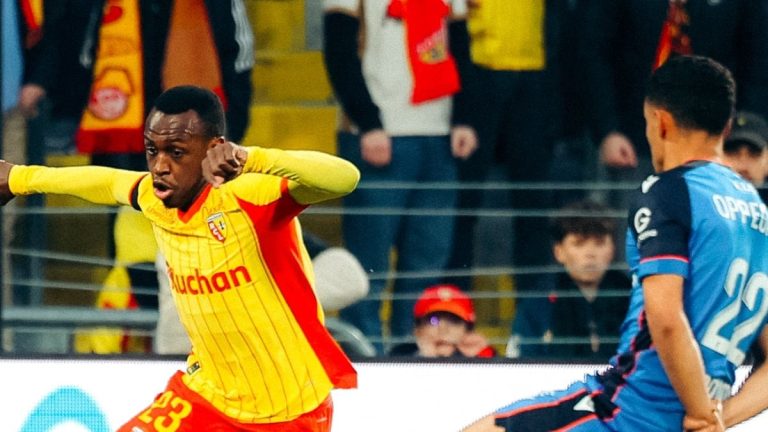 Lens, liderliği bırakımıyor! Auxerre karşısında da kazandılar