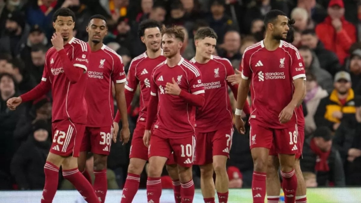 Liverpool, Barnsley’i yenerek kupada turladı