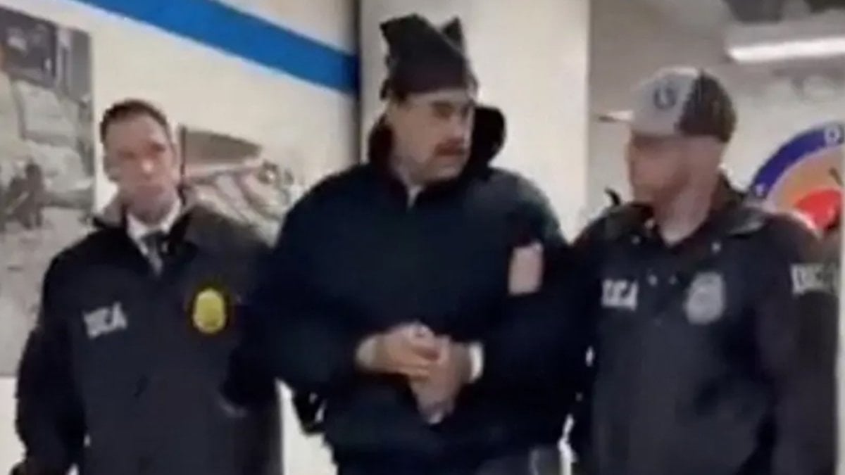 Maduro, Metropolitan Gözaltı Merkezi’ne götürüldü