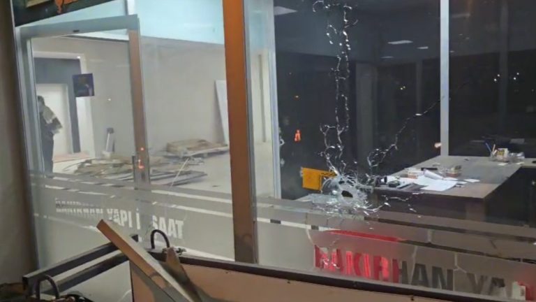 Mardin’de 4 işyerine otomatik silahlarla ateş açıldı