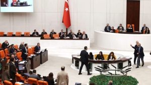 Meclis’te DEM ve İyi Parti vekilleri arasında tansiyon yükseldi